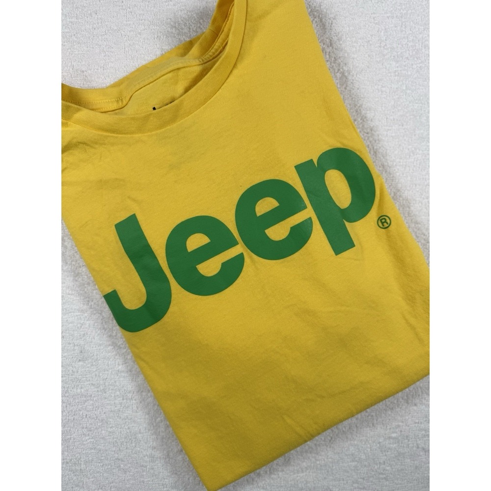 yellow Jeep branded T-shirt featuring green lettering XL